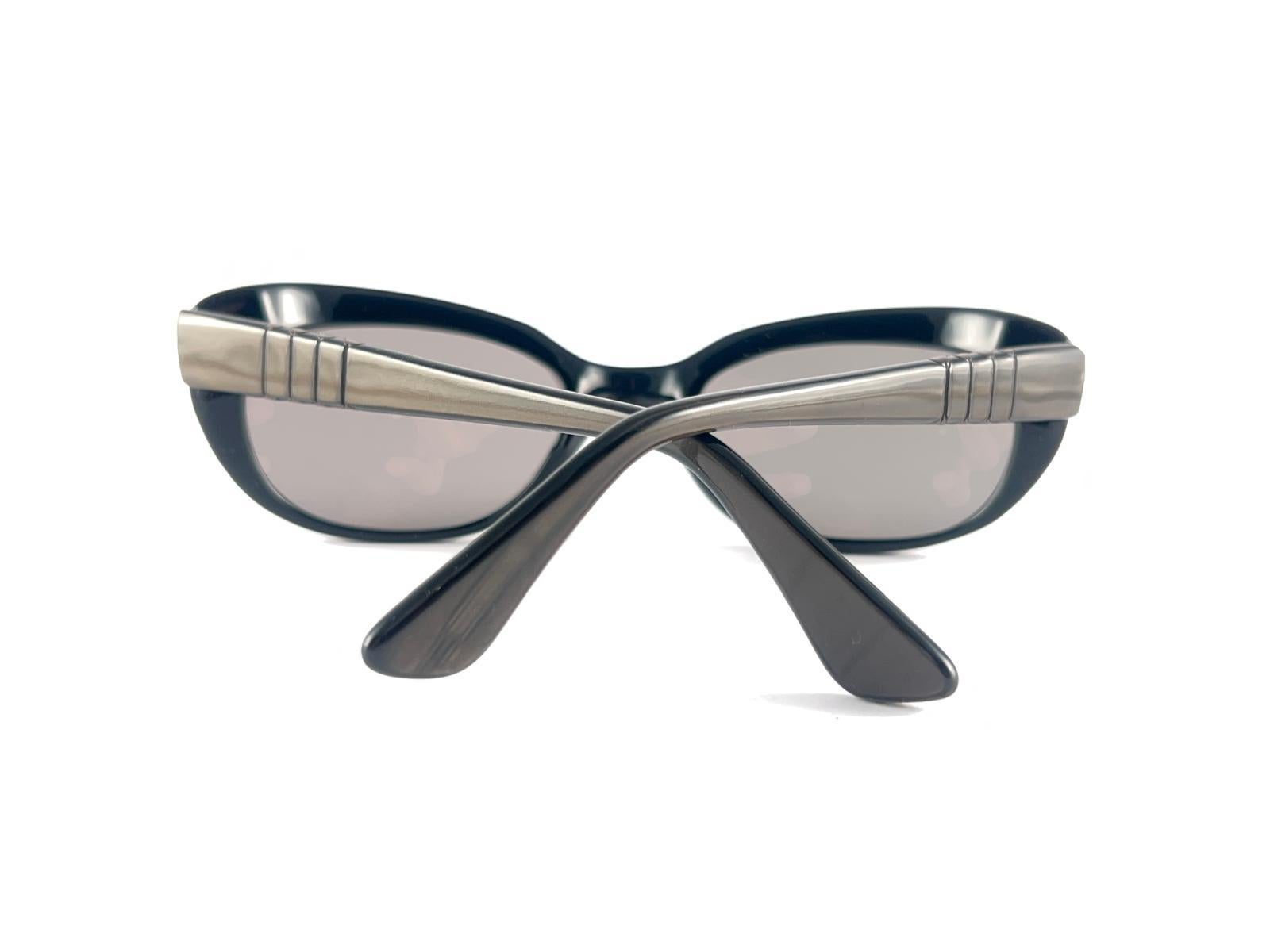 Neuer Vintage-Persol von Ratti Space Graue Sonnenbrille mit Rahmen 1960er Jahre, hergestellt in Italien im Angebot 9