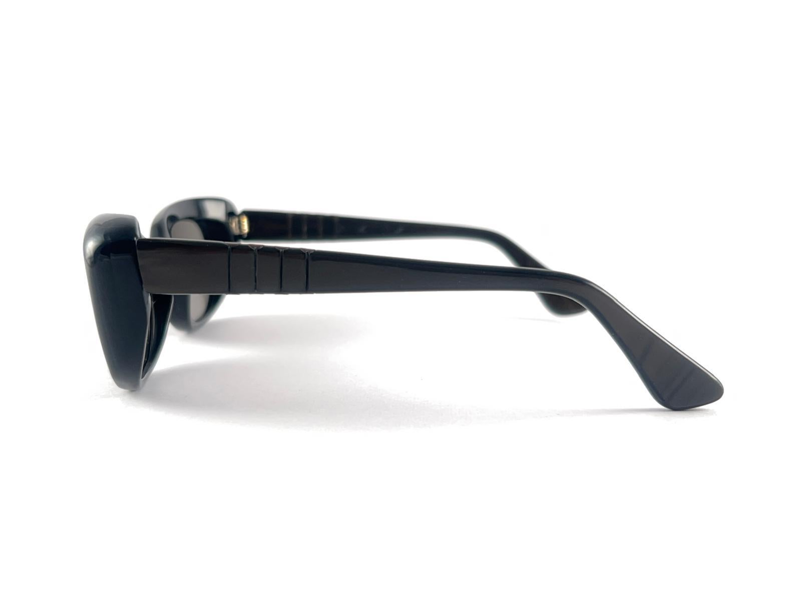 Neuer Vintage-Persol von Ratti Space Graue Sonnenbrille mit Rahmen 1960er Jahre, hergestellt in Italien im Angebot 1