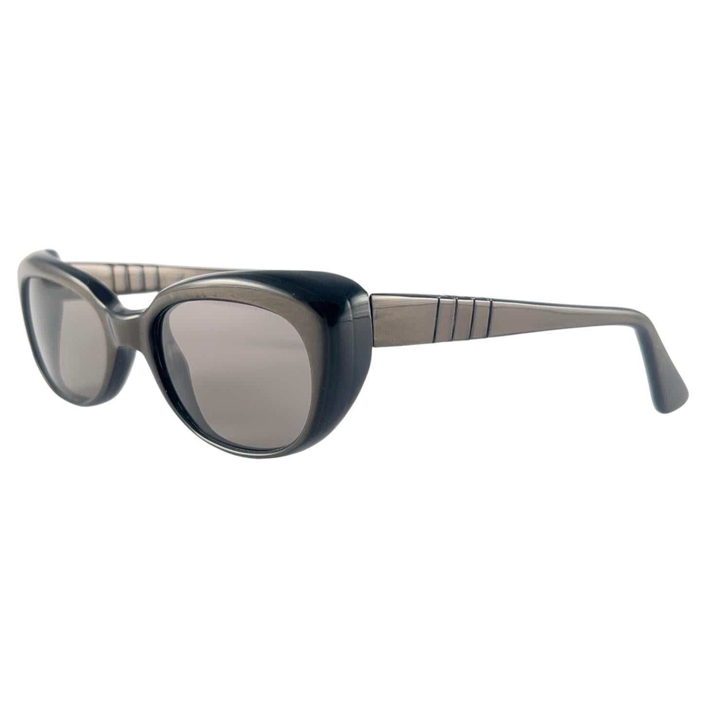 Neuer Vintage-Persol von Ratti Space Graue Sonnenbrille mit Rahmen 1960er Jahre, hergestellt in Italien im Angebot