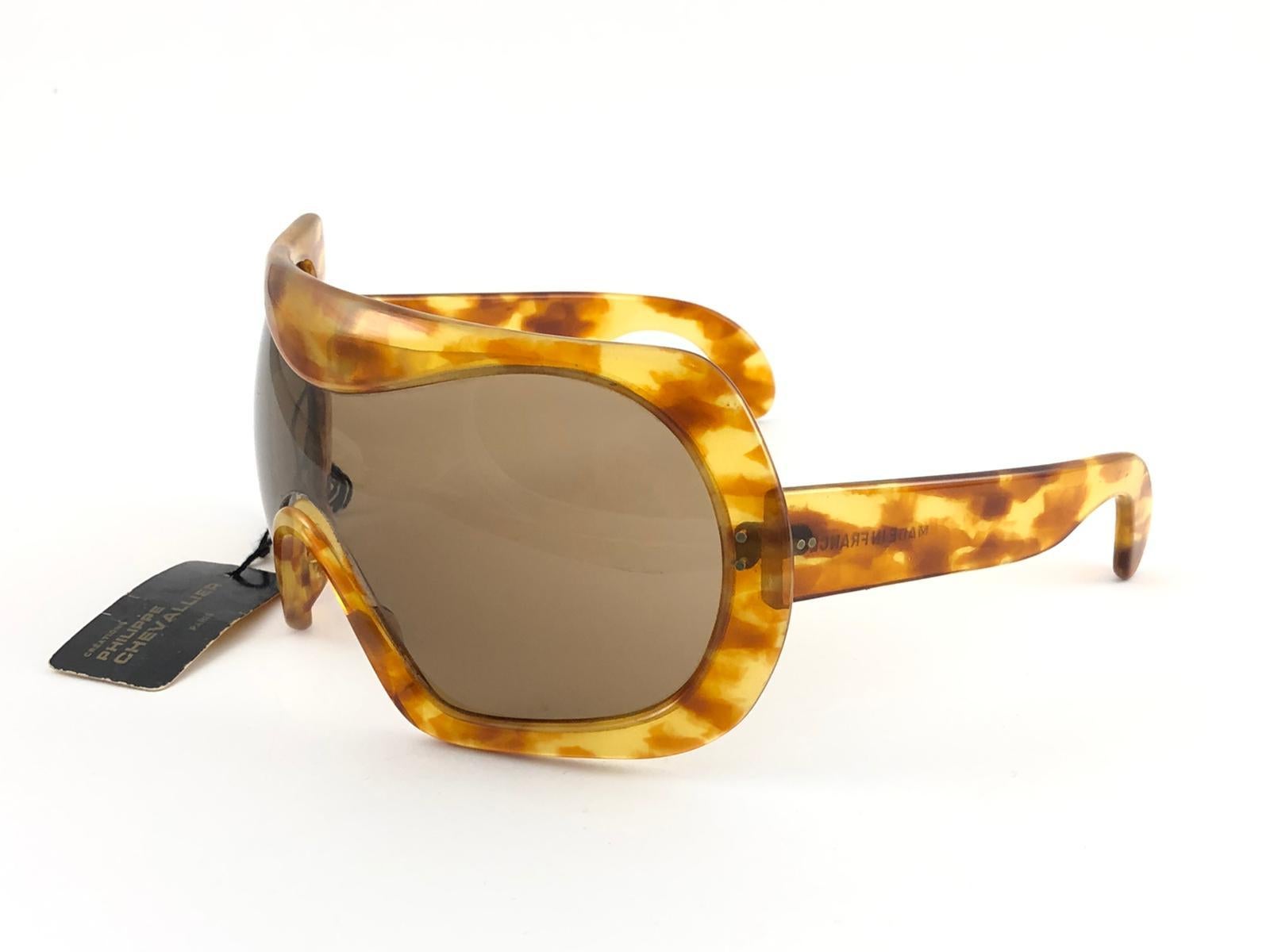 New Vintage Philippe Chevallier II Light Tortoise Miles Davis 1960 Sunglasses In New Condition For Sale In Baleares, Baleares