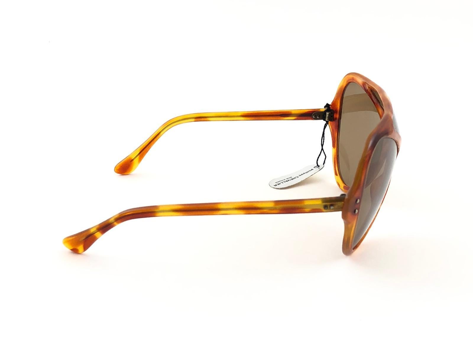 Lunettes de soleil Miles Davis vintage Philippe Chevallier III légères et écailles de tortue, années 1960, neuves en vente 6