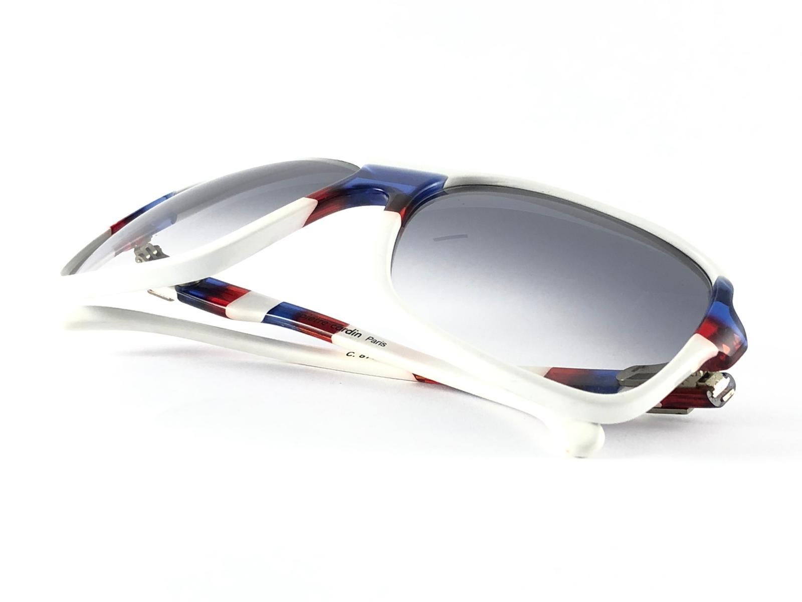 New Vintage Pierre Cardin C 873 Ski White Oversized Grey Lens 1970's Sunglasses For Sale 3
