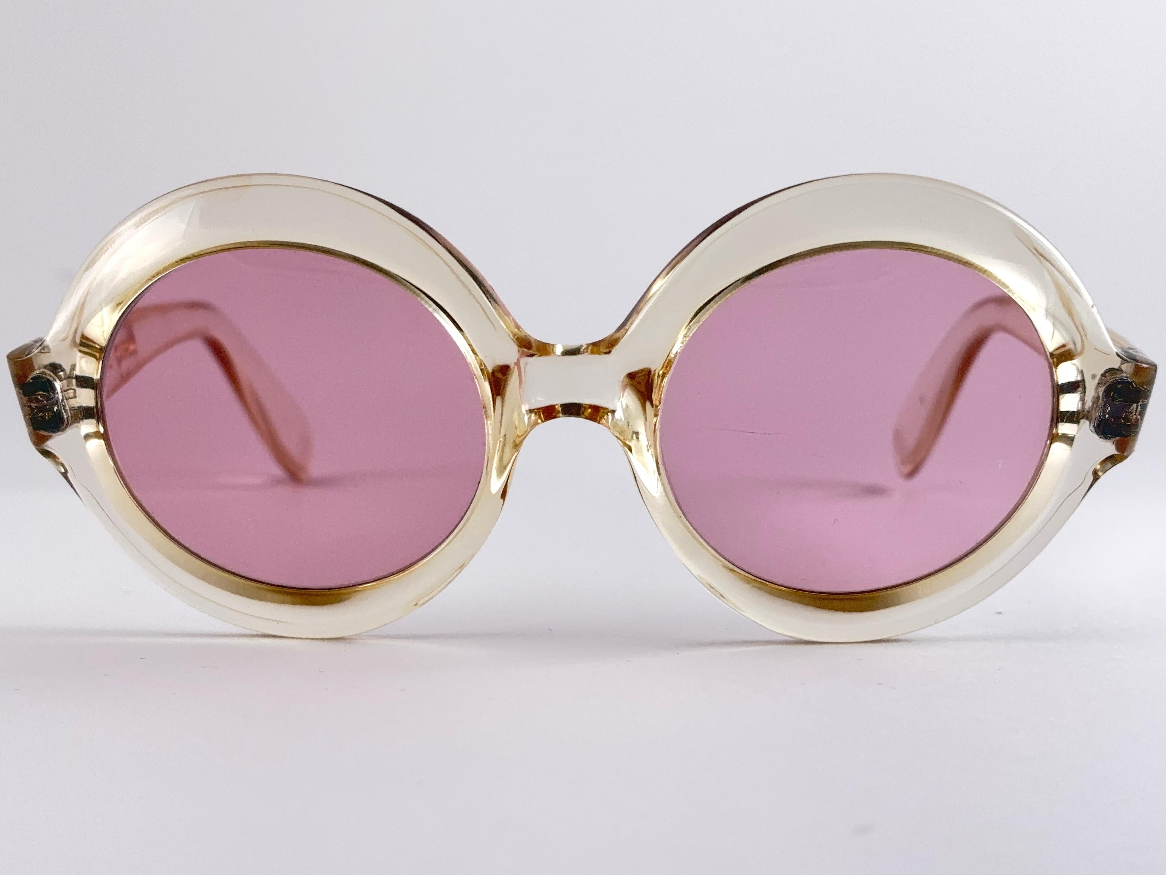 New Vintage Pierre Cardin Round Translucent Rose Lenses C17 1960's Sunglasses In New Condition For Sale In Baleares, Baleares