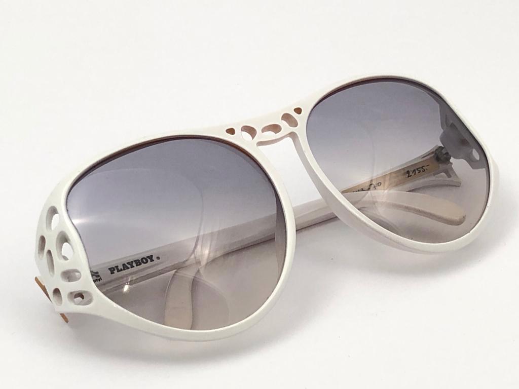 New Vintage Playboy 4543 Optyl White Optyl Sunglasses Made in Austria In New Condition In Baleares, Baleares
