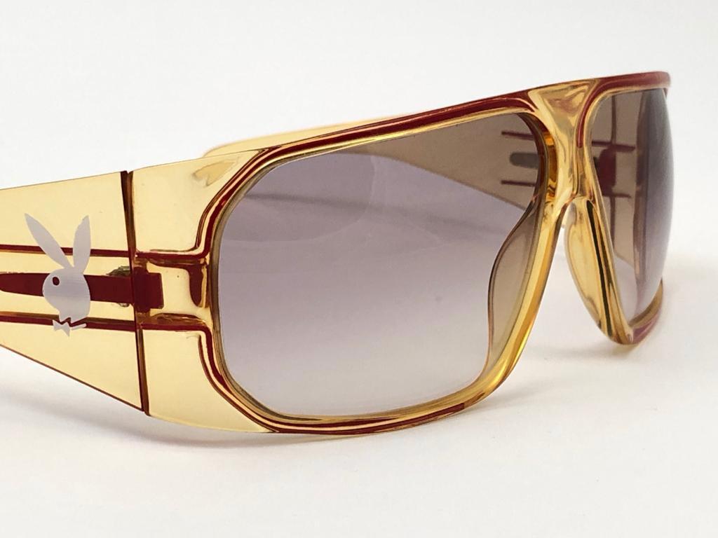 New Vintage Playboy 4545 Optyl Translucent Oversized Optyl Sunglasses In New Condition For Sale In Baleares, Baleares