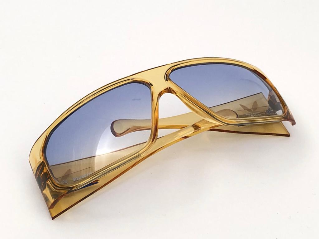 New Vintage Playboy 4545 Optyl Translucent Oversized Optyl Sunglasses In New Condition In Baleares, Baleares