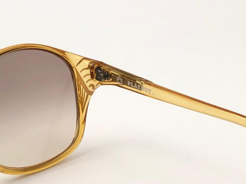New Vintage Playboy 4559  Optyl Amber Translucent Sunglasses Made in Austria In New Condition In Baleares, Baleares