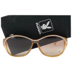 Neu: Playboy Playboy, 4559  Optyl transluzente Sonnenbrille aus Bernstein, hergestellt in Österreich