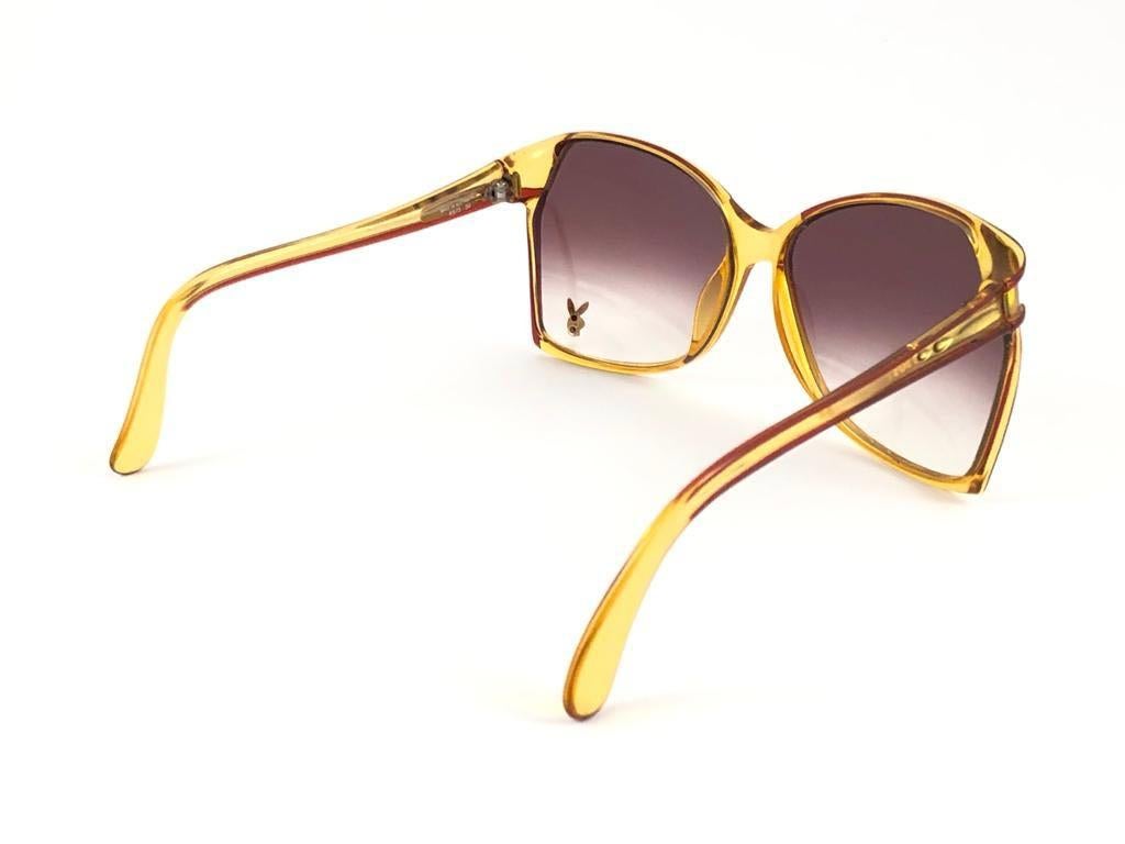 Playboy 4573 - Nouveau Vintage  Lunettes de soleil surdimensionnées en optyl translucide Optyl en vente 4