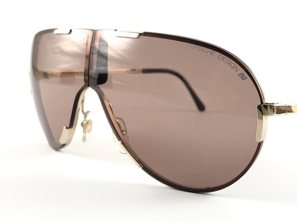 New Vintage Porsche Design 5629 40 Gold Foldability Sunglasses 1990 en vente 8