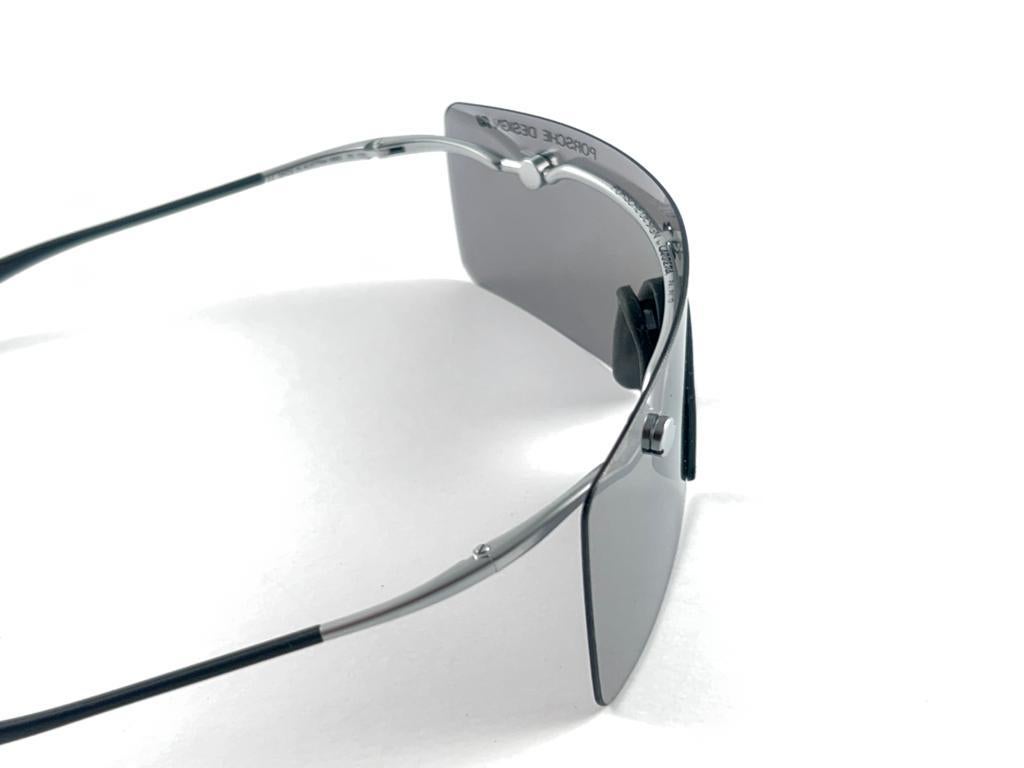 New Vintage Porsche Design 5693 Silver Foldable Flat Light Sunglasses 1990s In Excellent Condition In Baleares, Baleares