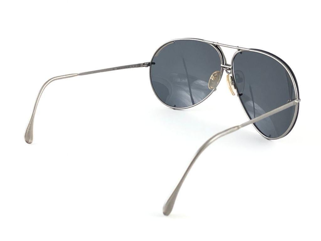 Neu Vintage Porsche Design von Carrera 5621 Matte große Sonnenbrille aus Titan, Österreich für Damen oder Herren im Angebot