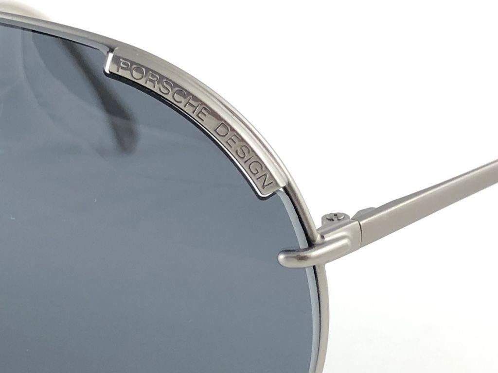 Neu Vintage Porsche Design von Carrera 5621 Matte große Sonnenbrille aus Titan, Österreich im Angebot 1