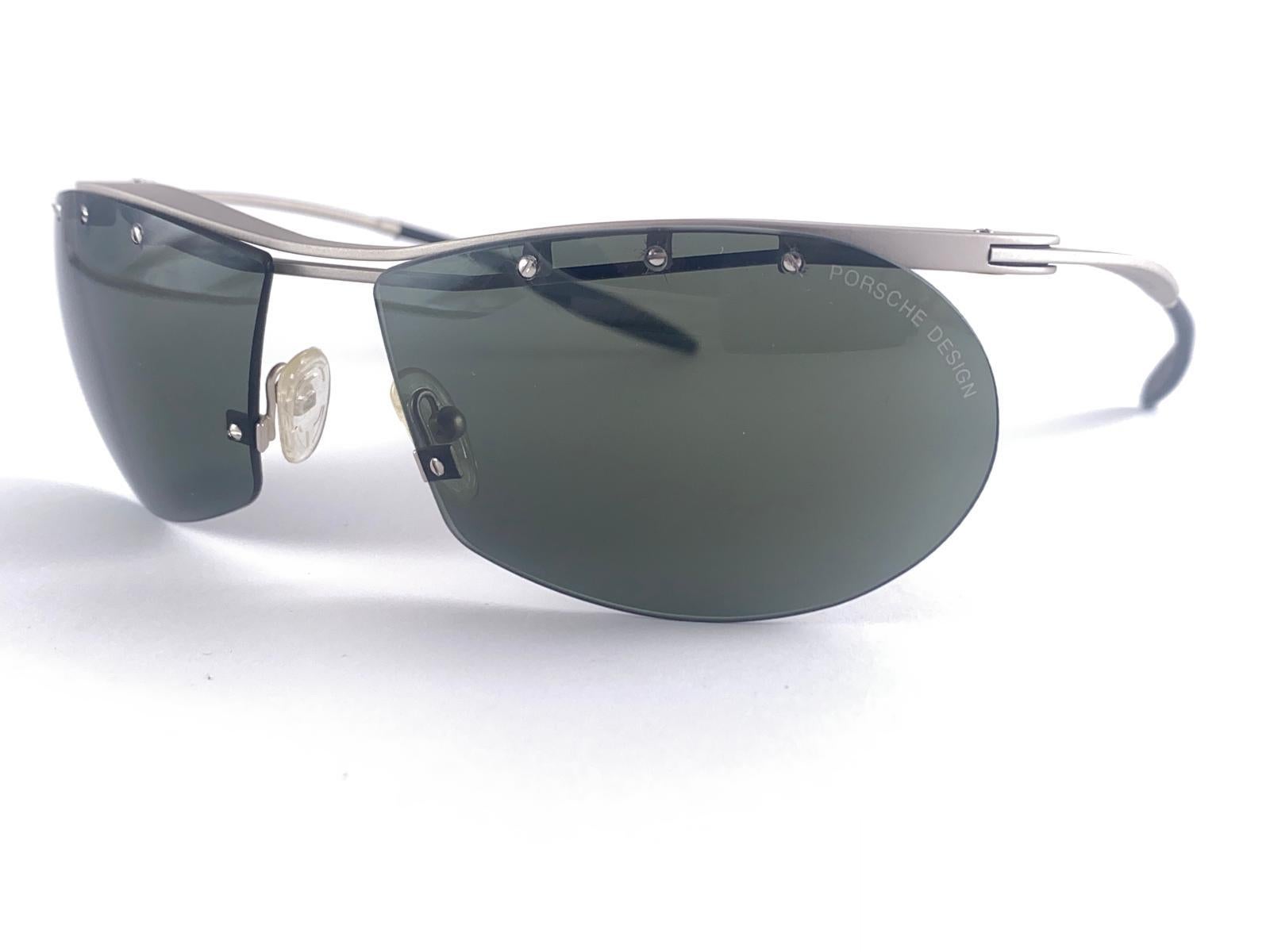 New Vintage Porsche P0082 Shield Frame Silver 1990 Sunglasses Made in Ireland For Sale 1