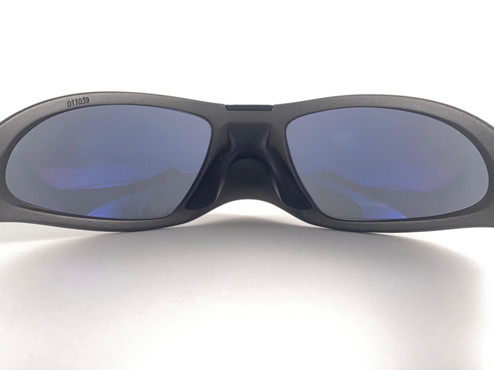 New Vintage Porsche P3001 B Nose Guard Frame Silver Mirror Lens 1990 Sunglasses For Sale 1