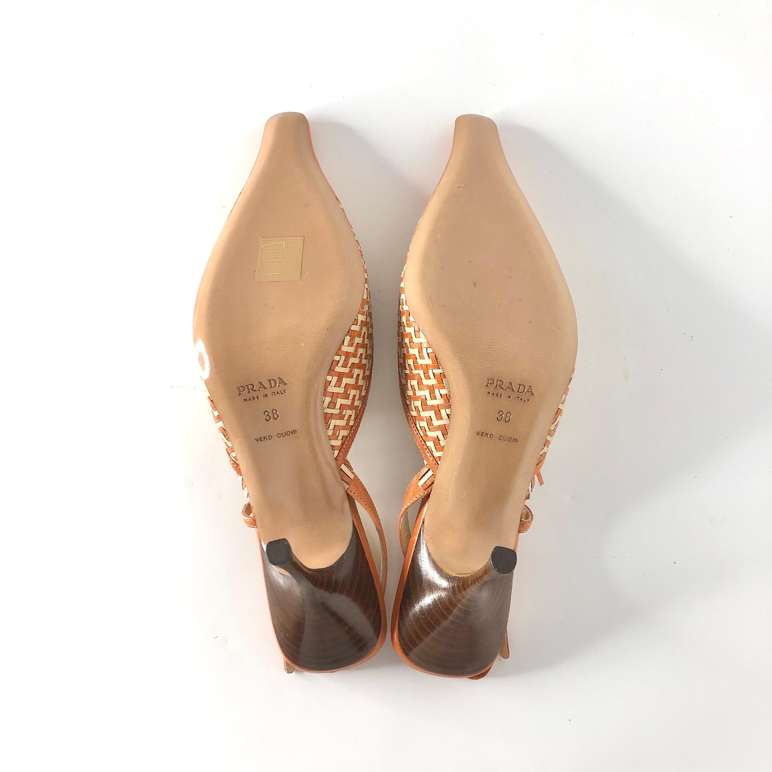 NEW Vintage Prada Fringe and Buckle Detail Slingback Pointed Toe Pumps 38 in vendita 3