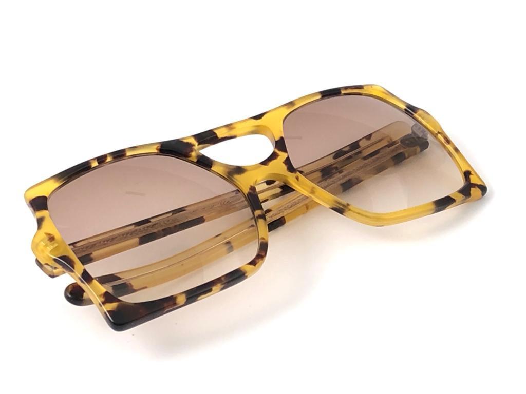 Neu Vintage Seltene A.A Sutain N 259 übergroße helle Schildpatt-Sonnenbrille 1970er (Beige) im Angebot