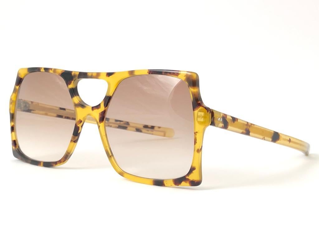 Women's or Men's New Vintage Rare A.A Sutain N 259 Oversized Light Tortoise Sunglasses 1970's For Sale