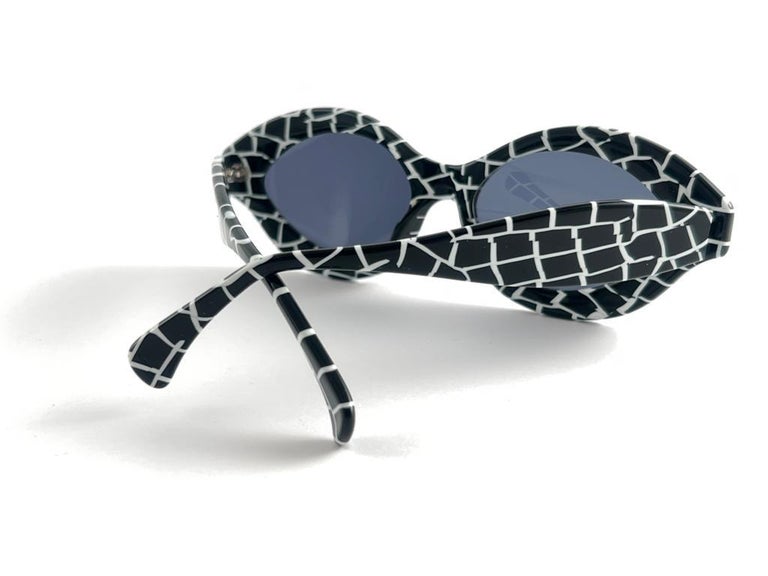 New Vintage Rare Alain Mikli AM 2111 Cat Eye Mask Sunglasses 1990 For