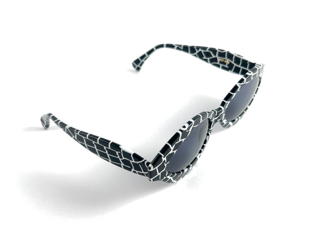 Gray New Vintage Rare Alain Mikli  AM 2111 Cat Eye Mask Sunglasses 1990 For Sale