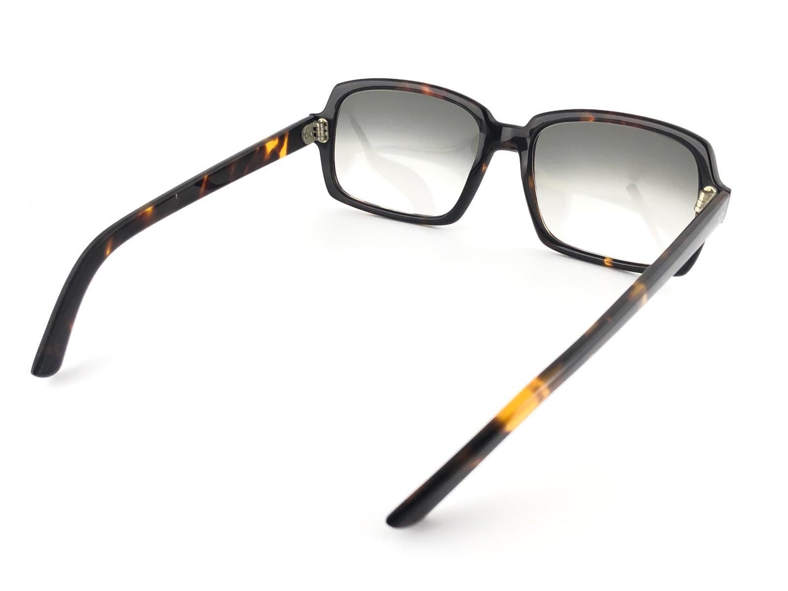 New Vintage Rare Genuine Tortuga Tortoise Shell Frame Sunglasses 1970's For Sale 2