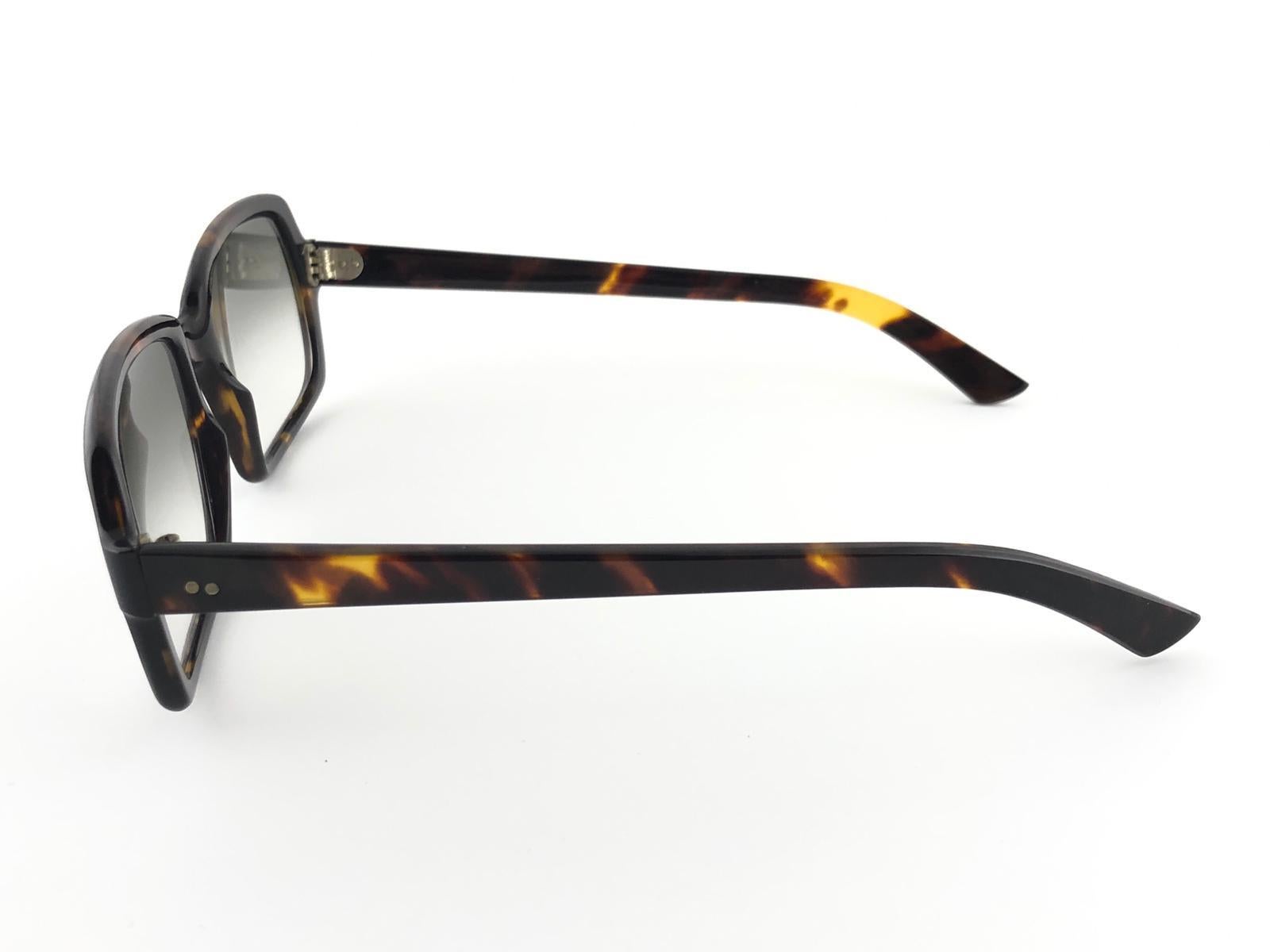 New Vintage Rare Genuine Tortuga Tortoise Shell Frame Sunglasses 1970's For Sale 3