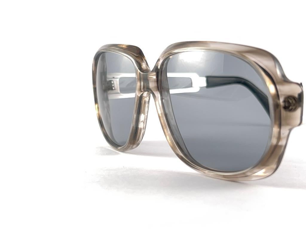 New Vintage Rare Menrad M 501 Funky Translucent Grey & Silver 70's Sunglasses Excellent état - En vente à Baleares, Baleares