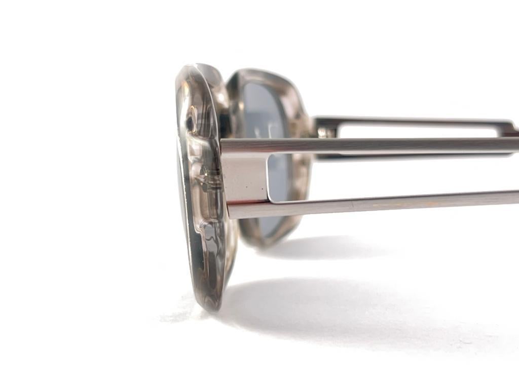 New Vintage Rare Menrad M 501 Funky Translucent Grey & Silver 70's Sunglasses For Sale 2