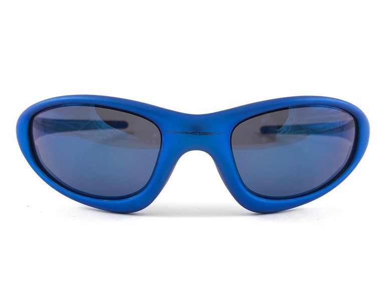 New Vintage Rare Oakley Sports Electric Blue 1999 Sunglasses For Sale