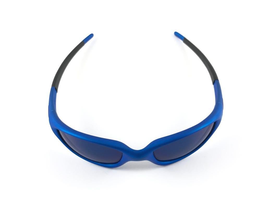 Women's or Men's New Vintage Rare Oakley Sports Electric Blue 1999 Sunglasses