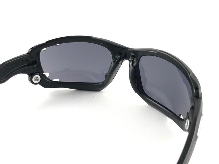 New Vintage Rare Oakley Sports JAWBONE 04 207 Matte Black 2000's Sunglasses  For Sale at 1stDibs