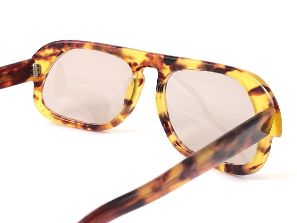 Seltene Pierre Cardin Vintage Sonnenbrille, helle Schildpattbraun, massives Objektiv, 1960er Jahre für Damen oder Herren im Angebot