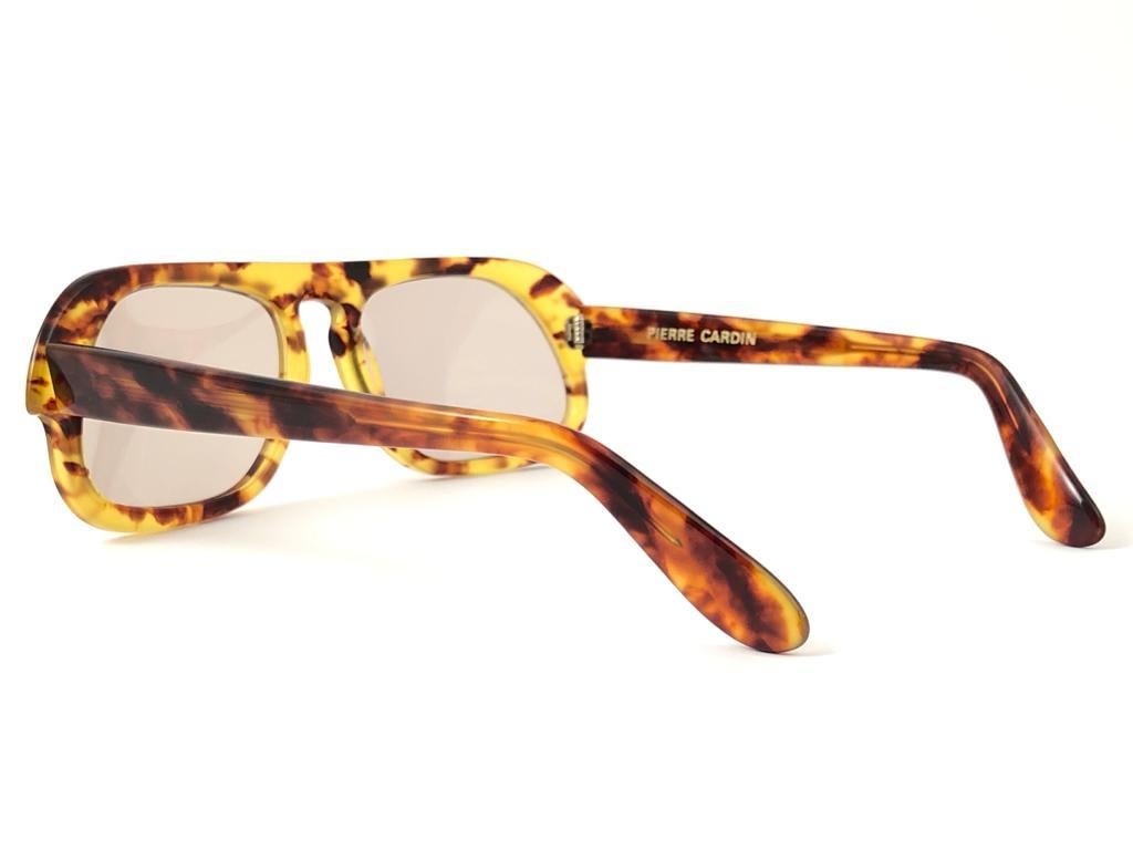 Seltene Pierre Cardin Vintage Sonnenbrille, helle Schildpattbraun, massives Objektiv, 1960er Jahre im Angebot 4