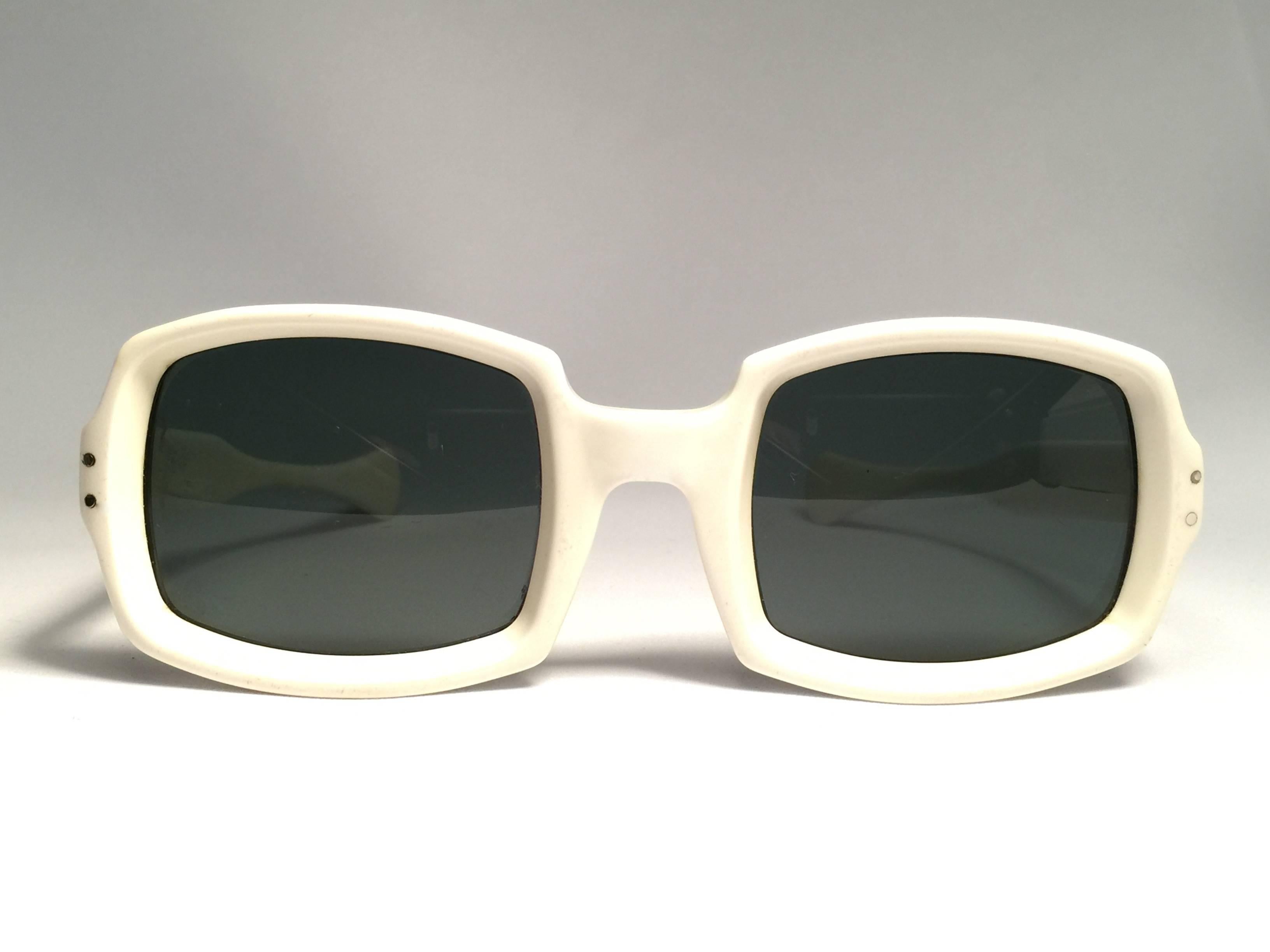 Nouveau Lunettes de soleil Avant garde Pierre Marly 