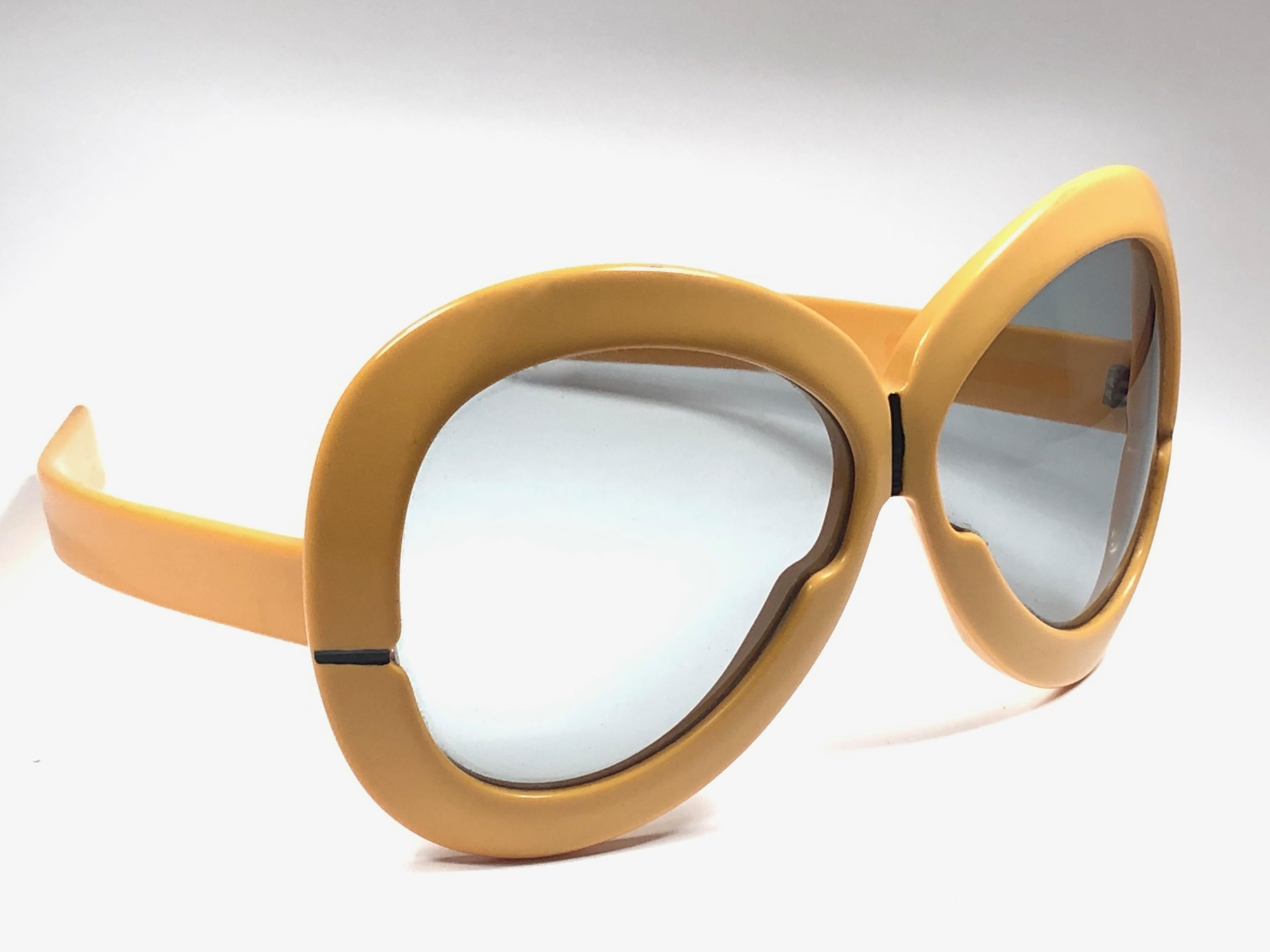 Neue Vintage Rare Silhouette Futura 561 Ocker Collector Item 1970 Sonnenbrille (Beige) im Angebot