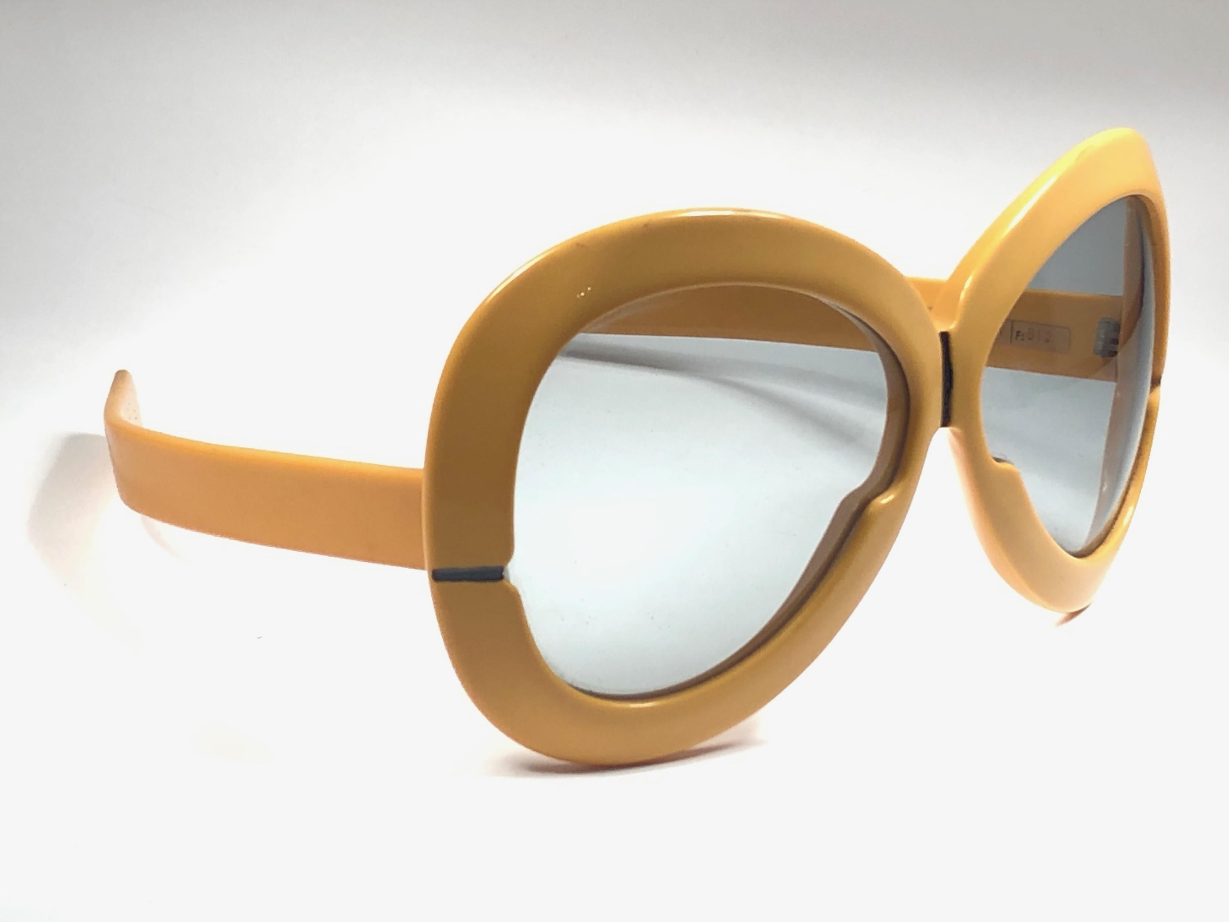 New Vintage Rare Silhouette Futura 561 Ochre Collector Item 1970 Sunglasses  In New Condition For Sale In Baleares, Baleares