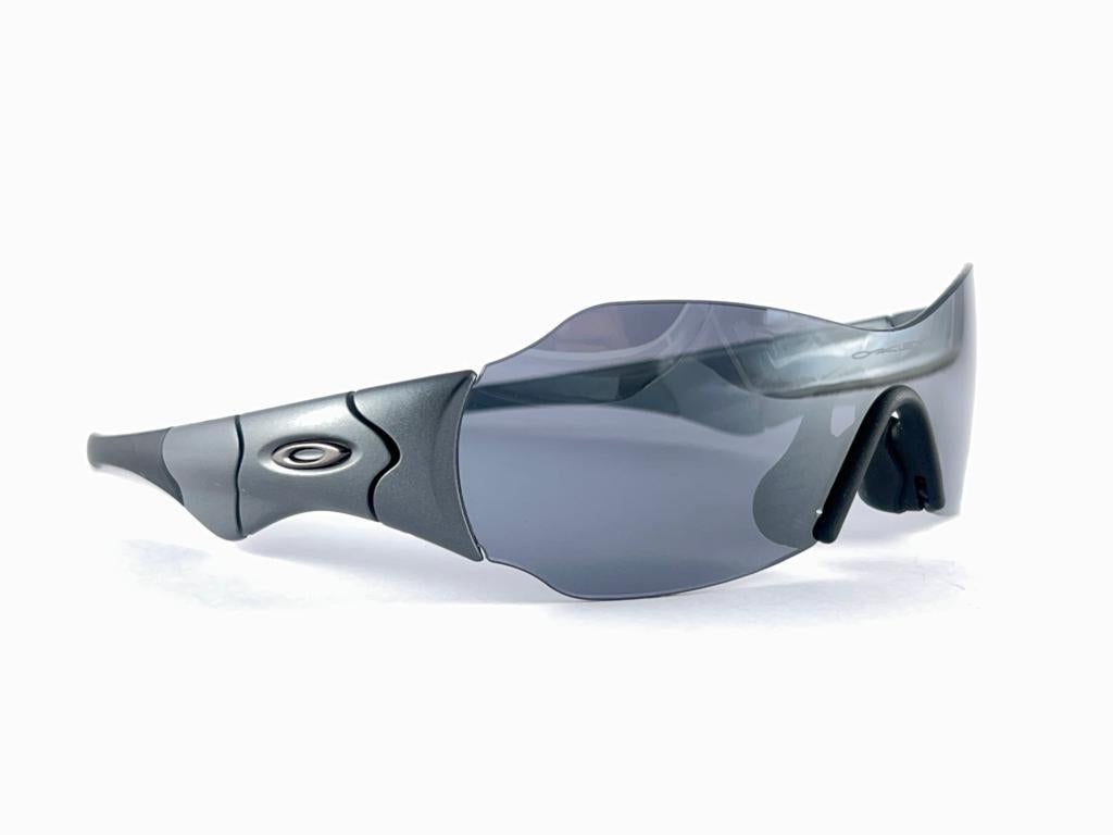 New Vintage Rare Sports Oakley Wrap Around Grey Mirror Lens 1980's Sunglasses  For Sale 4