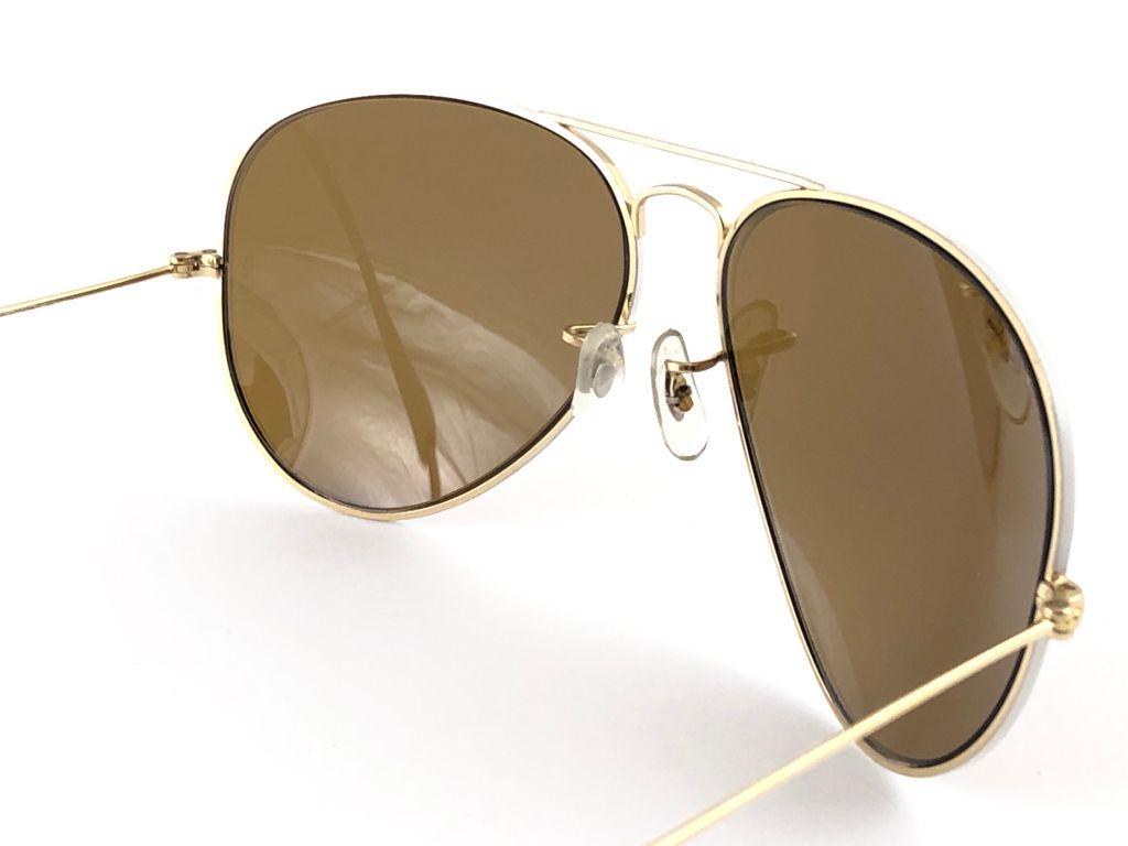 Women's or Men's Mint Vintage Ray Ban 62MM Aviator Flying Colors White B15 Lenses B&L Sunglasses For Sale