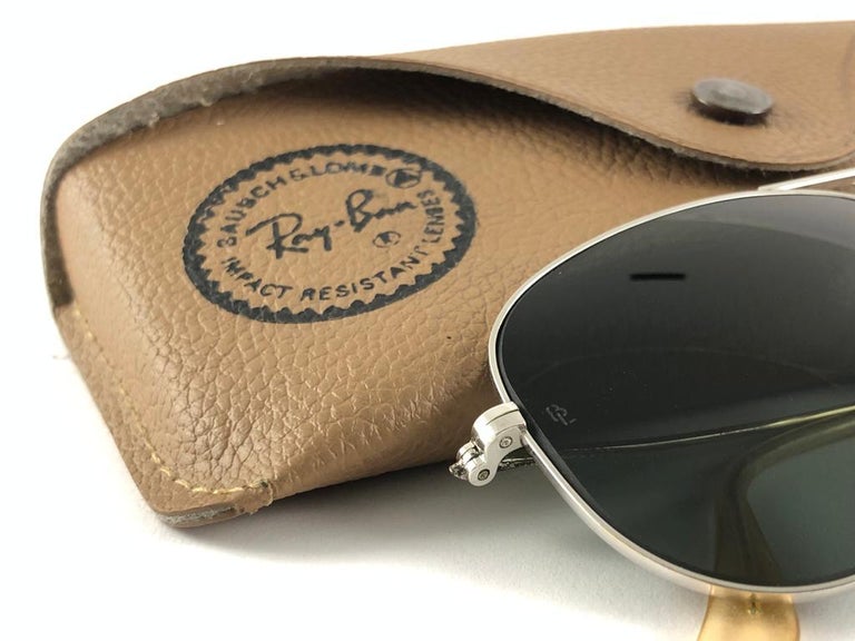 New Vintage Ray Ban Aviator 12K 52MM Gold Grey Lens Kids Edition B&L Sunglasses In New Condition For Sale In Amsterdam, Noord Holland