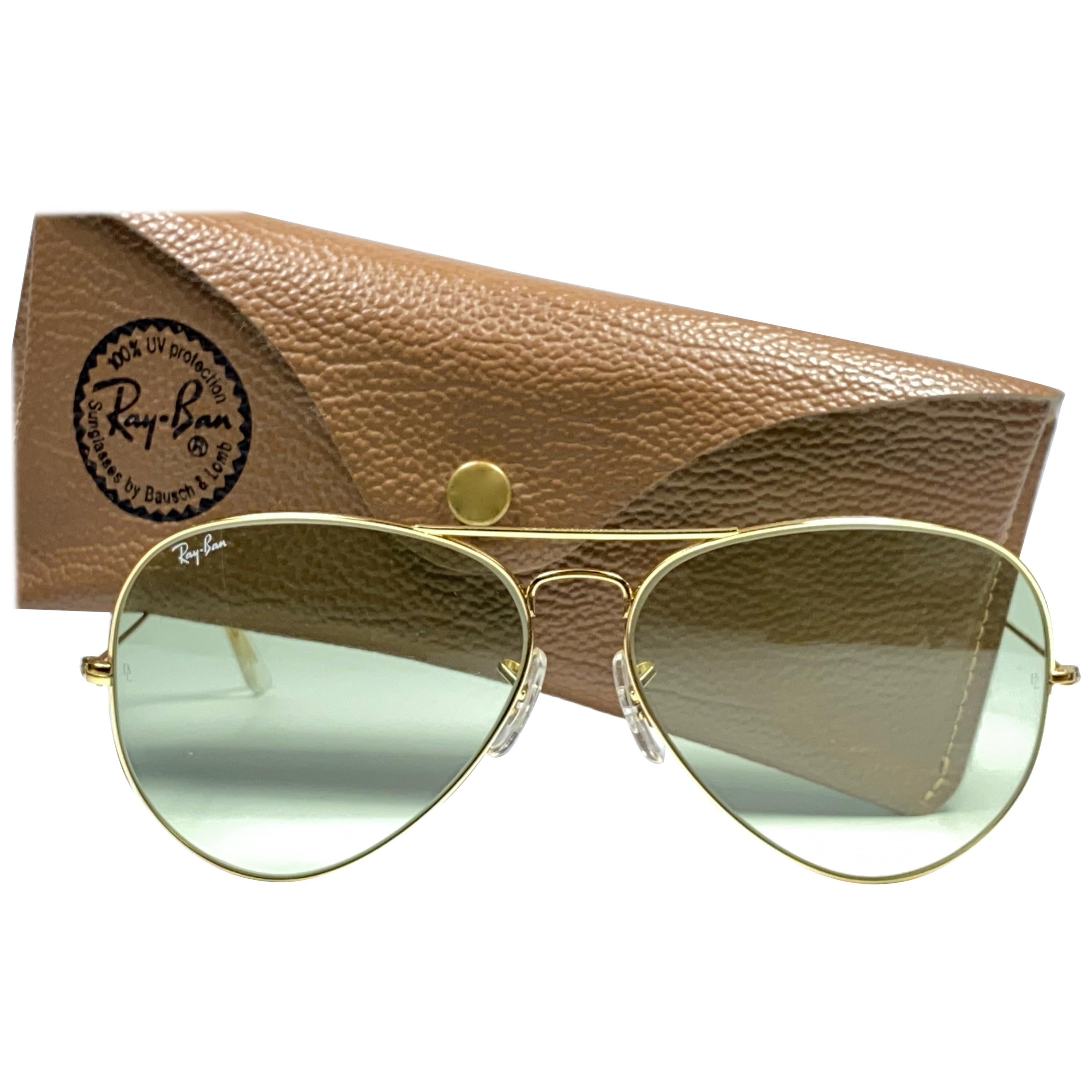 Persuasive Torrent Mediterranean Sea New Vintage Ray Ban Aviator 62Mm Changeable Green Lenses B&L Sunglasses For  Sale at 1stDibs | vintage ray ban aviator sunglasses, ray ban aviator  mirror, ray ban aviator sunglasses