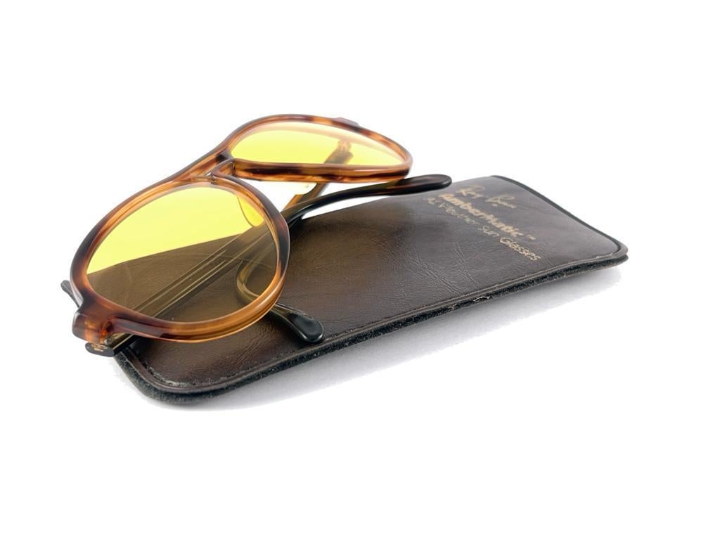 New Vintage Ray Ban B&L Vagabond Tortoise Ambermatic Lenses Sunglasses USA 10