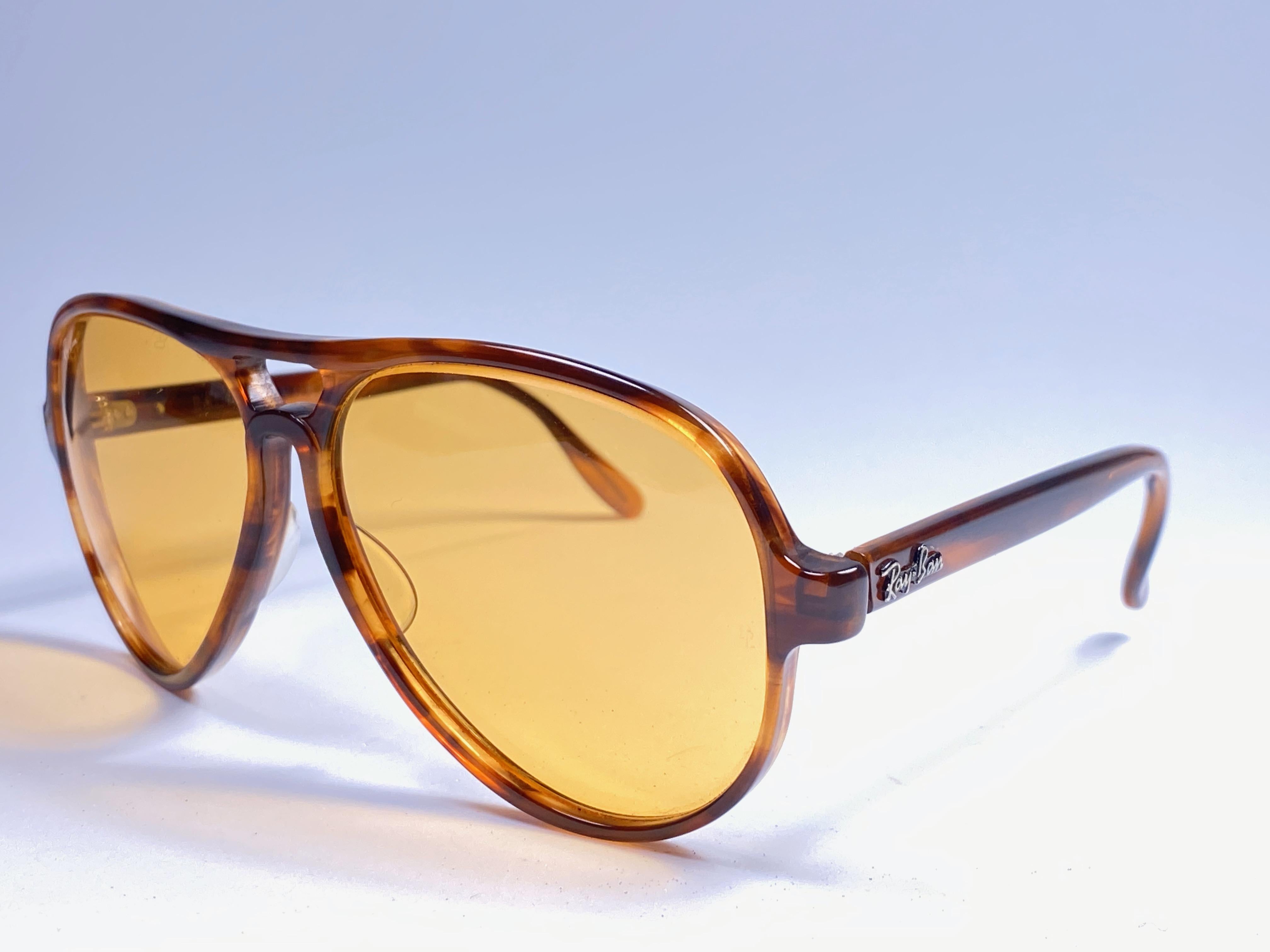Gray New Vintage Ray Ban B&L Vagabond Tortoise Ambermatic Lenses Sunglasses USA