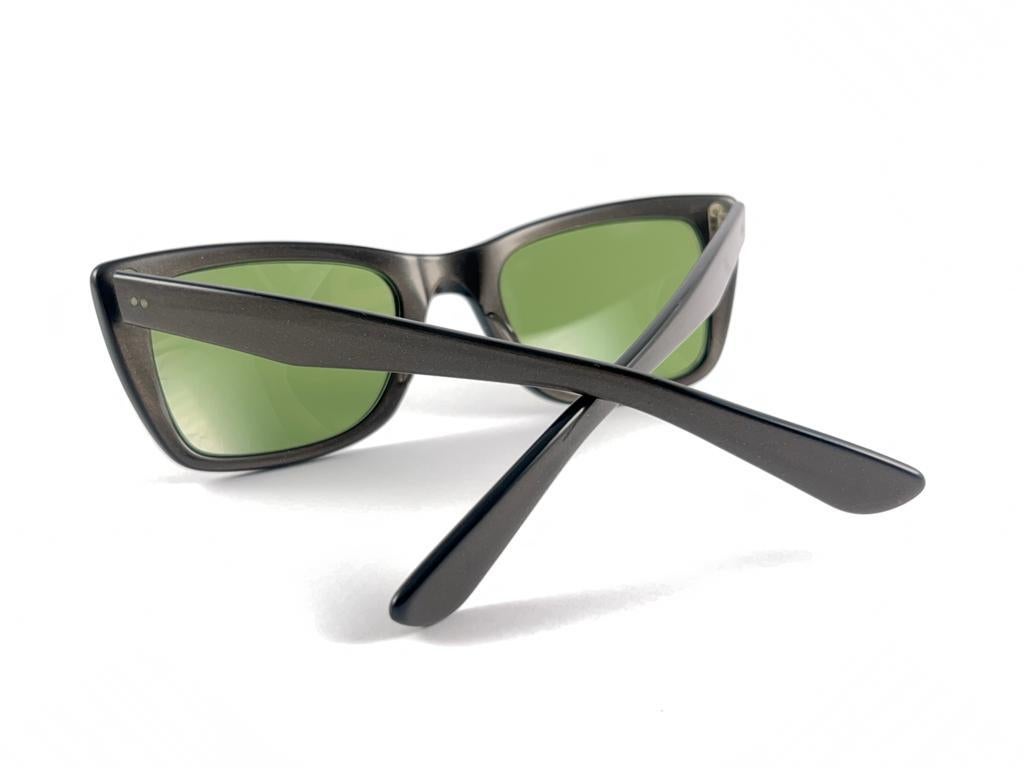 Ray Ban - Lunettes de soleil vintage des années 1960, style « Midcentury Green », USA B&L, état neuf en vente 10