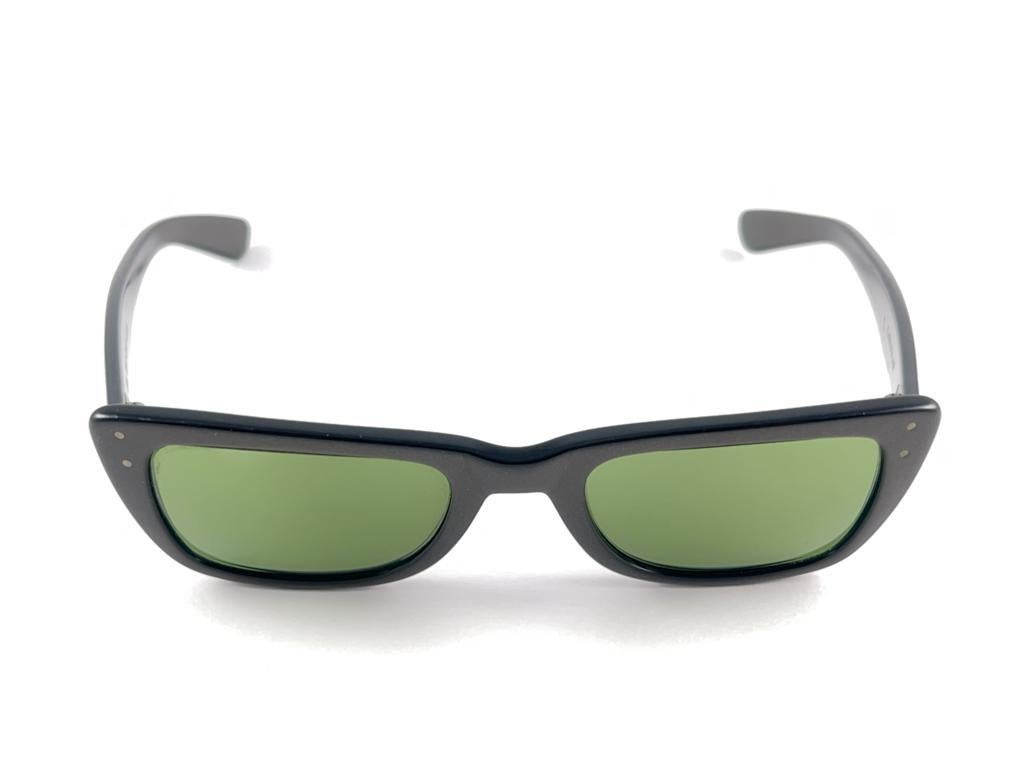 Neu Vintage Ray Ban Caribbean 1960er Jahre Midcentury Grüne Lenses Usa B&L Sonnenbrille im Angebot 1