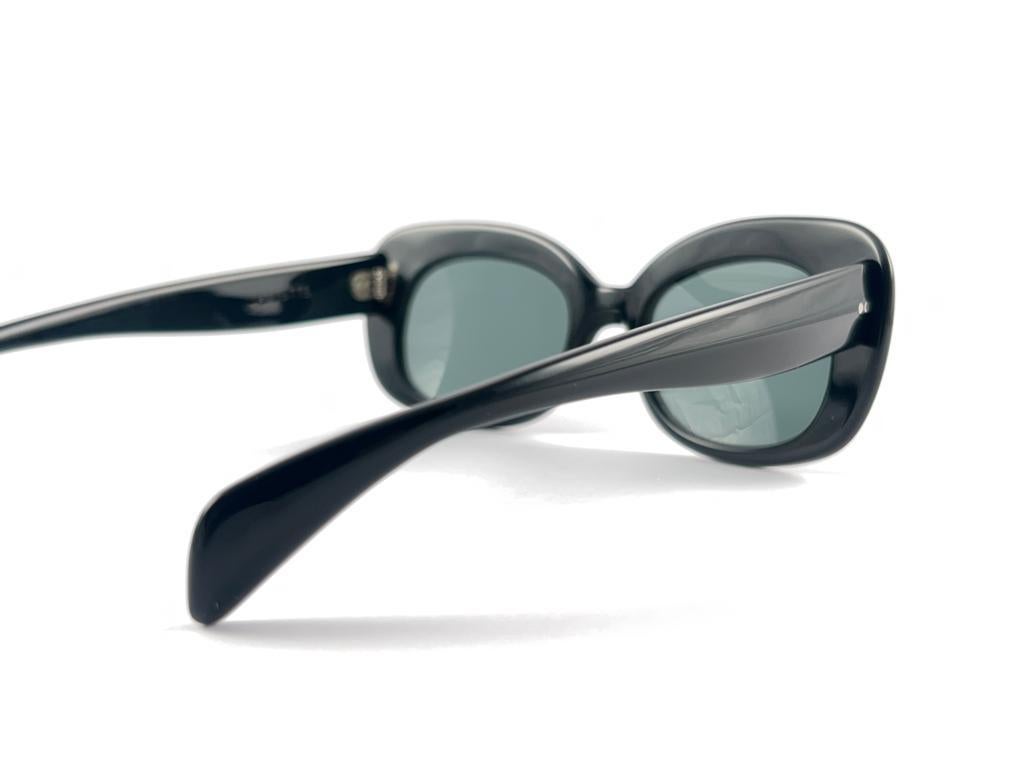 Graue Vintage Ray Ban Danette-Sonnenbrille Usa B&L aus der Mitte des Jahrhunderts, 1960er Jahre, neu im Angebot 2