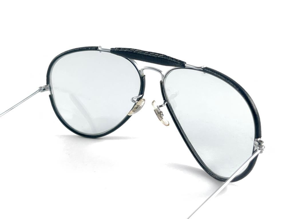 Schwarze Vintage Ray Ban Leder-Sonnenbrille für den Außenbereich 62MM im Angebot 5