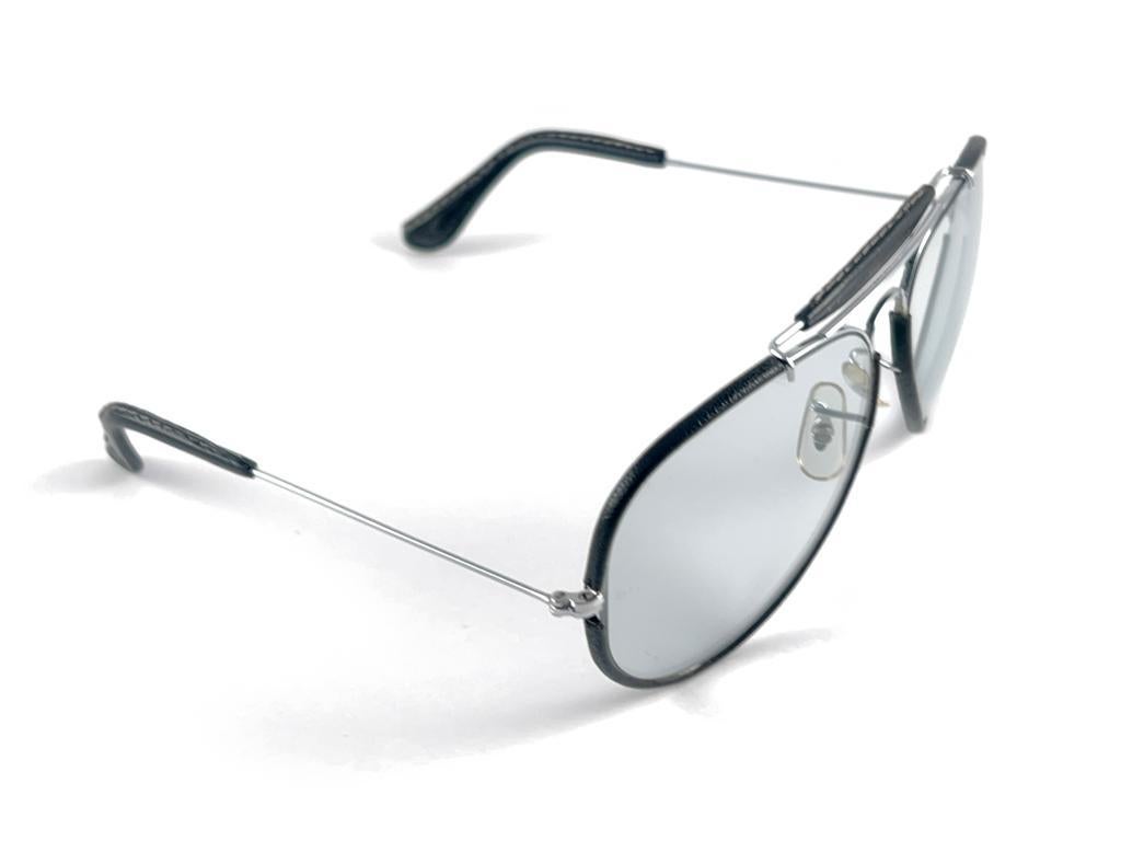 Schwarze Vintage Ray Ban Leder-Sonnenbrille für den Außenbereich 62MM im Angebot 2