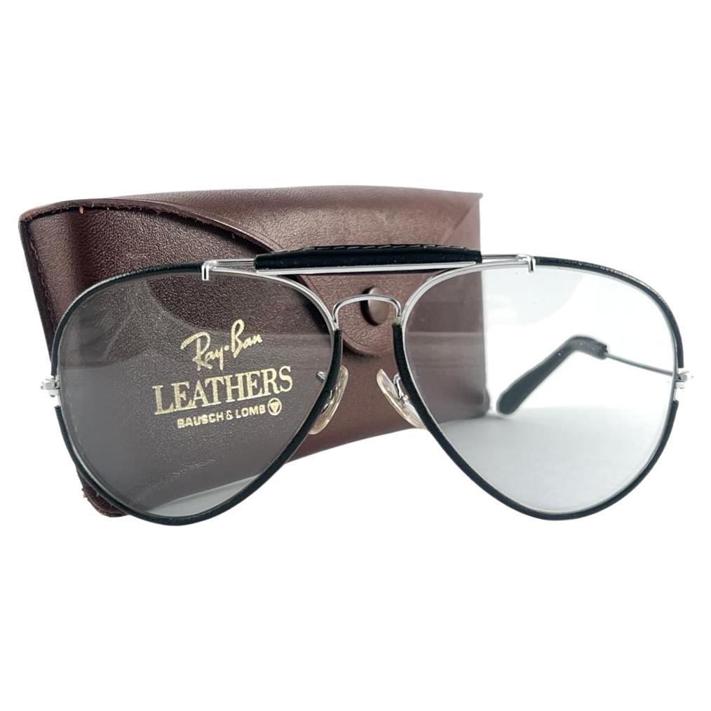 Schwarze Vintage Ray Ban Leder-Sonnenbrille für den Außenbereich 62MM im Angebot