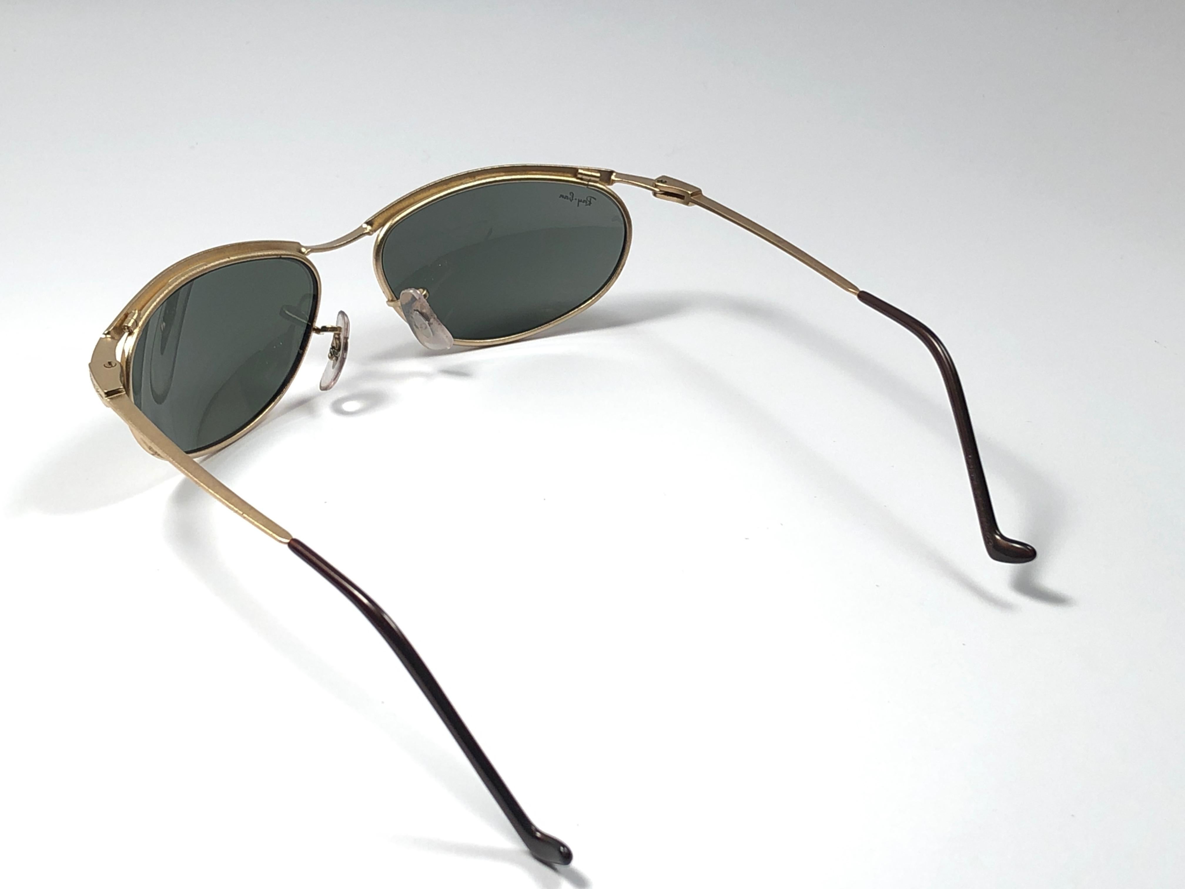 New Vintage Ray Ban Olympian Matte Gold G15 Grey Lenses 1980's B&L Sunglasses In New Condition In Baleares, Baleares