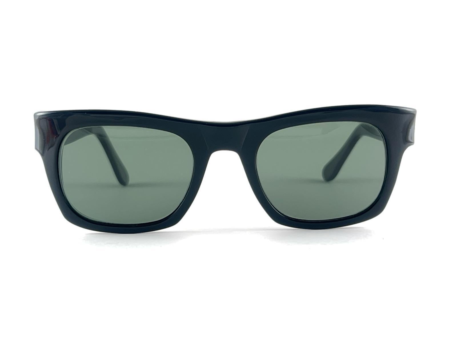 Gray New Vintage Ray Ban Plainsman 1960's Mid Century G15 Lens USA B&L Sunglasses For Sale